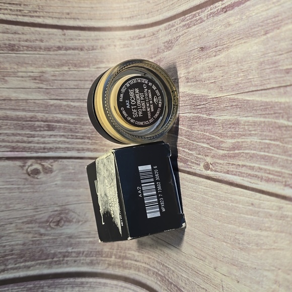 MAC Pro Longwear Paint Pot Soft Ochre 5g** - Picture 2 of 2